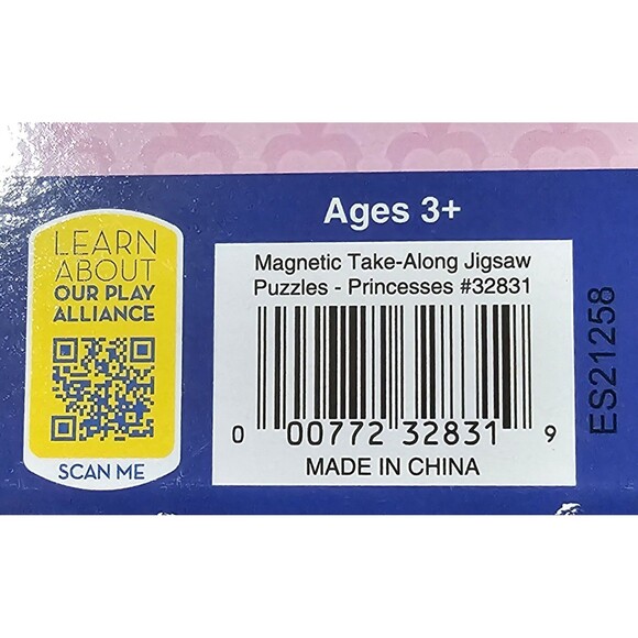 Melissa & Doug. Princess Take Along Magnetic Jigsaw Puzzles (2 15-Piece Puzzles) - Picture 4 of 5